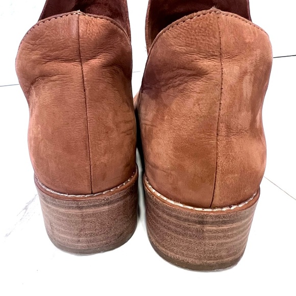 Eileen Fisher leaf Tan Suede Ankle Booties 9 - Picture 5 of 7